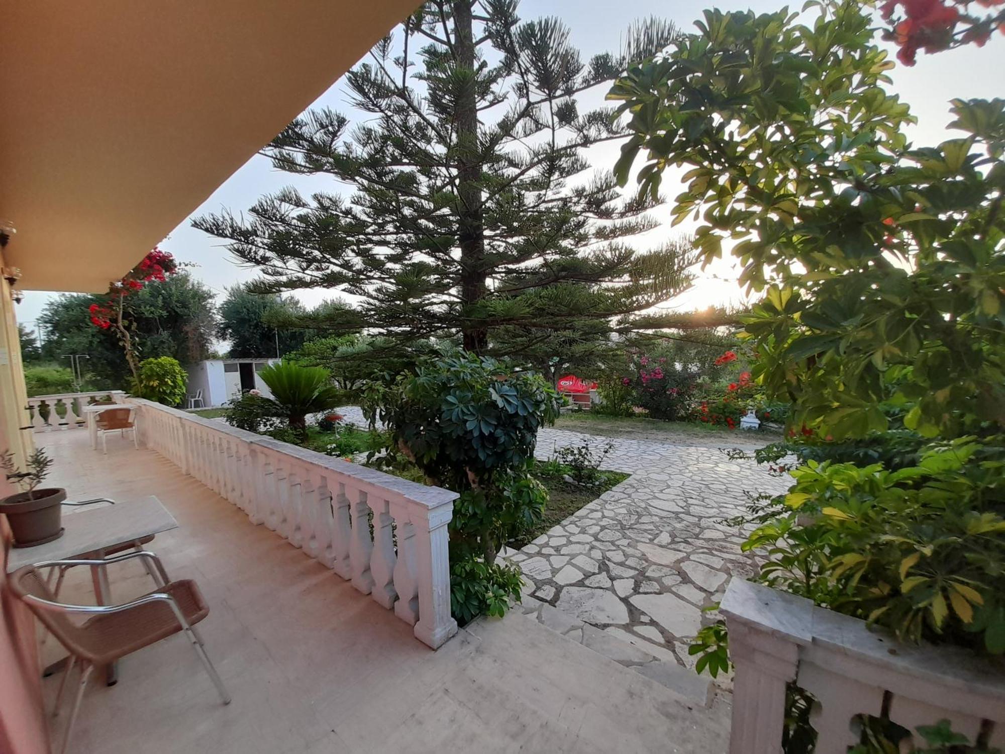 Angelos Apartment'S อาร์ริลลาส ภายนอก รูปภาพ
